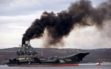 Соцсети взорвало новое конфузное фото российского авианосца