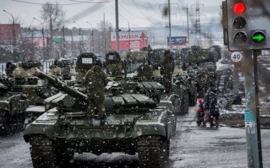 Под Донецком замечены танки и грады