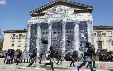 У Луганську бойовики інсценували битву "Беркута" з учасниками Революції Гідності