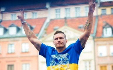 Усик проиграл чемпиону мира 250 грамм: опубликовано видео