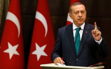 Турция после референдума продлила режим чрезвычайного положения