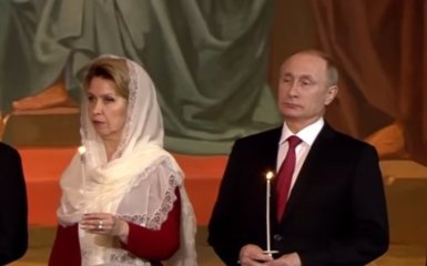 На Пасху Путин постоял рядом с чужой женой: появилось видео