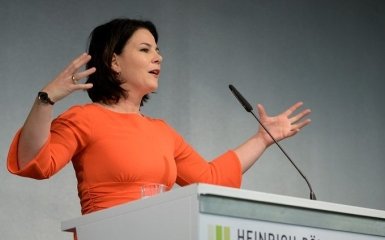 Глава МИД Германии Бербок призывает ЕС выполнить свои обещания касательно членства Украины