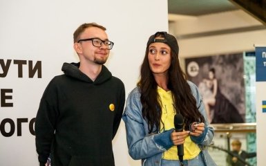 Аліна Паш і Фріл записали реп про гендерну рівність