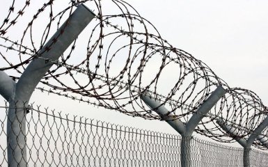 Латвия отгородилась от России забором с колючей проволокой