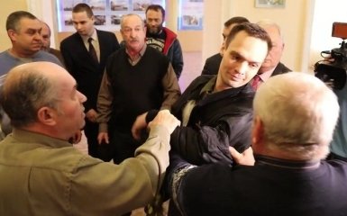 Деды получали: соцсети кипят из-за драки в киевском Доме офицеров