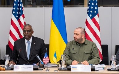 Lloyd Austin and Rustem Umierov