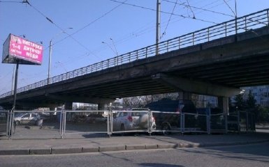 Обвал мосту в Києві: названо ще одне небезпечне місце, з'явилися фото