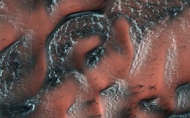 У NASA показали снігові дюни Марса: опубліковано вражаюче фото