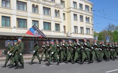 Появились фото подготовки боевиков ДНР к "военному параду"