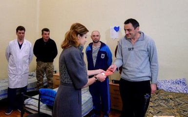 Порошенко с женой пригласили бойцов АТО на Евровидение: появились фото