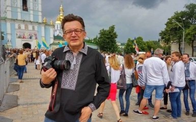 Російського блогера облили кефіром у Києві: опубліковані фото