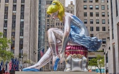 Американский художник установил в Нью-Йорке скульптуру-копию статуэтки украинской мастерицы