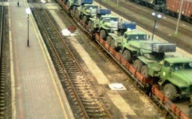 В сети появилось фото с эшелоном новеньких украинских "Градов"