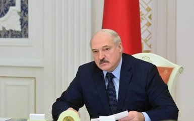Лукашенко терміново готує декрет про передачу влади