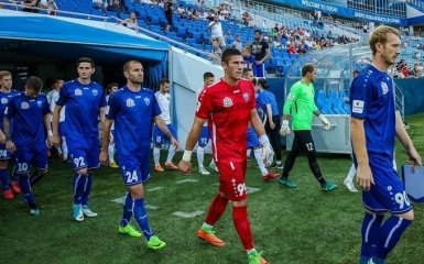 Український футболіст демонстративно відвернувся від прапора РФ: росіяни вимагають покарання
