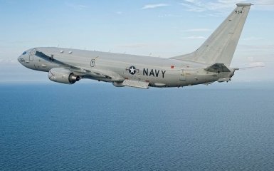 Россияне увидели возле Крыма американский военный самолет