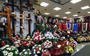 Спрос рождает предложение: в оккупированном Крыму продлили работу "похоронных ярмарок"