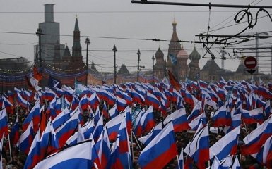 Известный карикатурист высмеял "демократию" в России