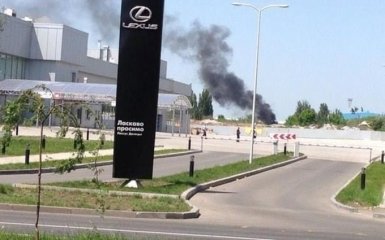 В оккупированном Донецке раздались взрывы и вспыхнул масштабный пожар