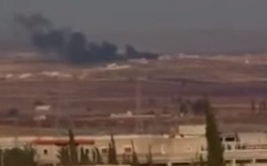 У Сирії збили військовий літак: з'явилося відео