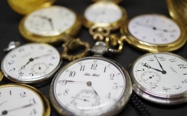 В ЄС пояснили, чому хочуть скасувати переведення годинників