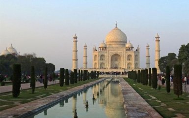 В Индии шквальный ветер снес минареты Тадж-Махала