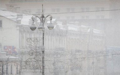 Киев накрыл мощный снегопад: появились фото и видео