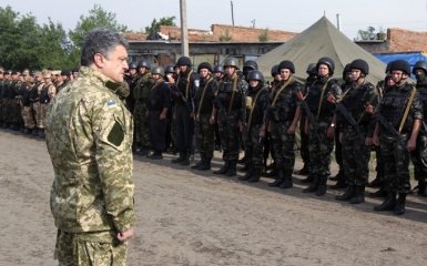 У Порошенко сделали заявление по поводу военного положения