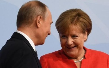 Меркель жорстко закликали негайно припинити підтримку Путіна