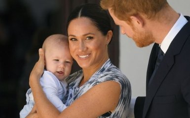 Сын принца Гарри и Меган Маркл трогательно поздравил мир с Новым годом
