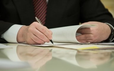 Порошенко призвал не медлить в вопросах борьбы с коррупцией