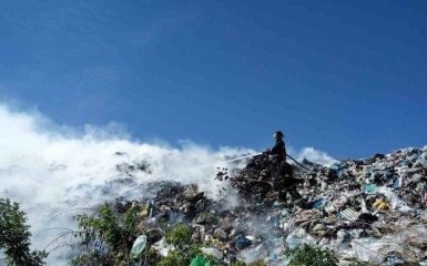 Під Києвом палає сміттєзвалище, опубліковані фото