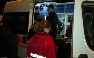 В Киеве совершено вооруженное нападение на полицейских: фото и видео с места событий