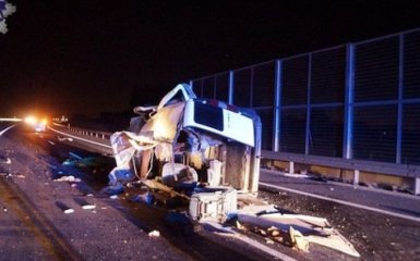 У Польщі розбилося авто з українськими номерами, є загиблі: опубліковані фото