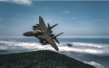 Українські пілоти тренуватимуться на винищувачах F-16 вже в серпні — Зеленський