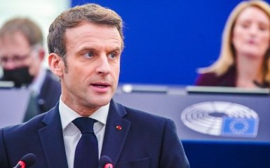 Макрон запропонував Путіну проголосувати за резолюцію ООН для зняття блокади порту Одеси