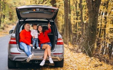 Подорож з дитиною на авто: важливі поради для комфортної та безпечної поїздки