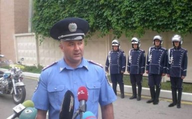 Колишній начальник ДАІ побив волонтера і спалив його авто: опубліковані відео