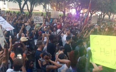 Розстріл поліцейських в Далласі: з'явилися нові подробиці і відео