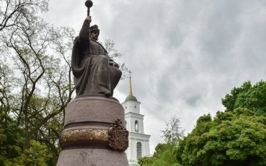 В Полтаве поглумились над новым памятником Мазепе: опубликованы фото