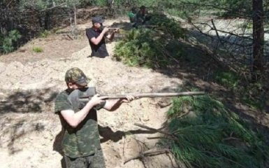 В Беларуси школьников учат стрелять из лопат