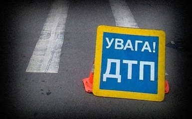 В Киеве пьяный водитель наехал на оформлявшую ДТП патрульную: появились фото