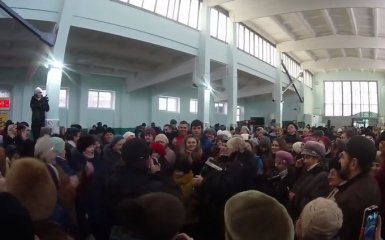 На оккупированном Донбассе запели по-украински ради дружбы с Россией: появилось видео