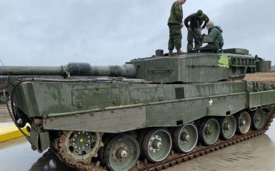 Польща звинувачує Німеччину у саботувані військової допомоги Україні — Bloomberg