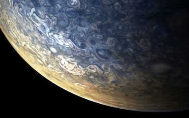 NASA показало незвичайні гігантські хмари на Юпітері