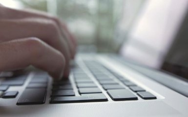 Зроблено в Китаї: РФ заявила про випуск власного ноутбука "Сила"