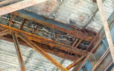 Эксперты обнаружили критические повреждения на мостах Патона и Метро в Киеве