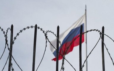 Росіяни в Криму вже спакували валізи для втечі — відео