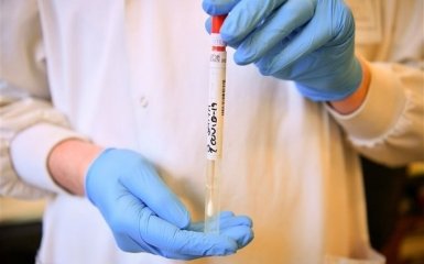 Кількість хворих на коронавірус в Україні 17 листопада зростає дуже швидко